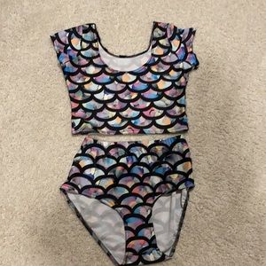 Girls’ swimsuit 14/16 or women’s XXS